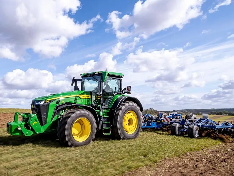 John Deere tractor potente