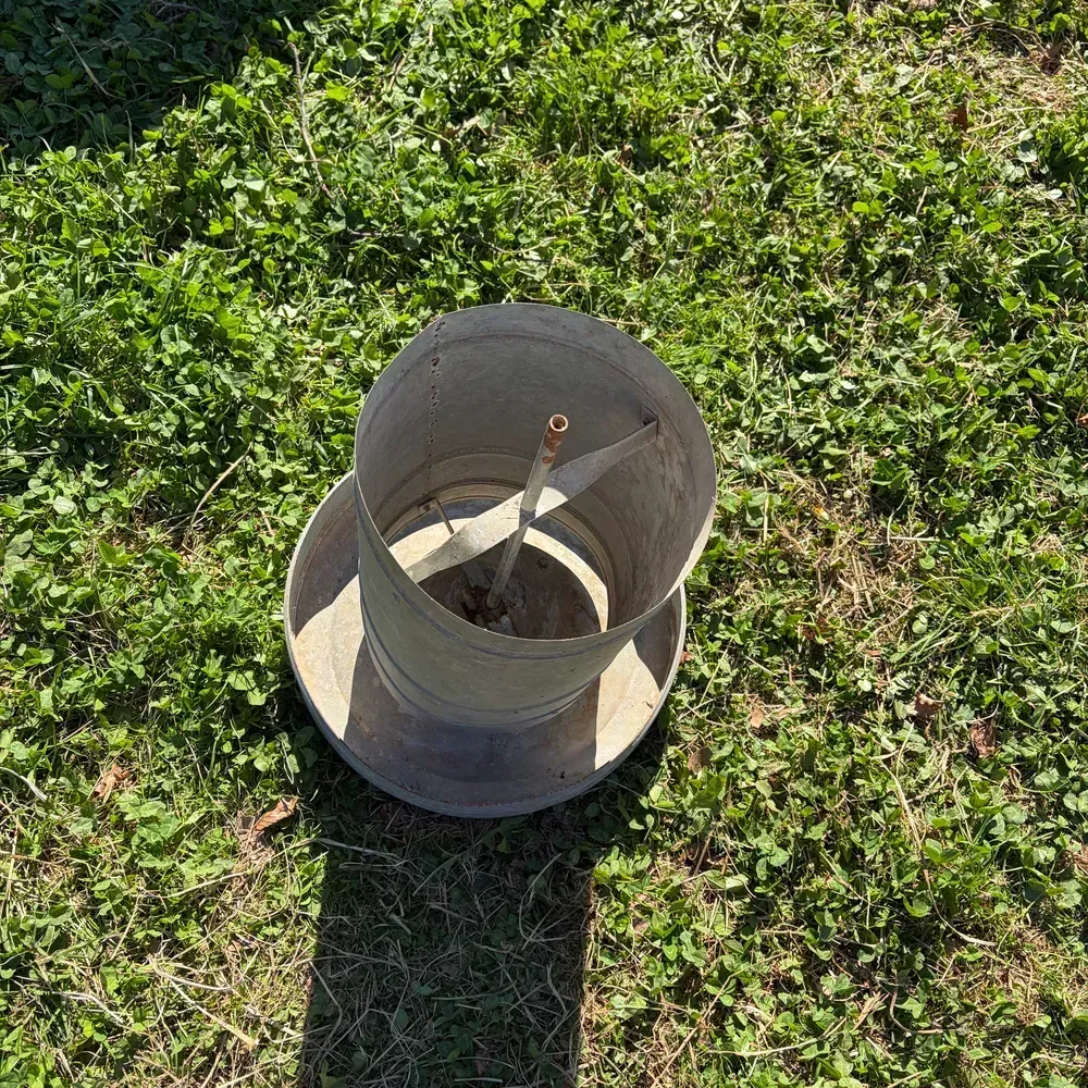 Comedero de gallinas - imagen 1