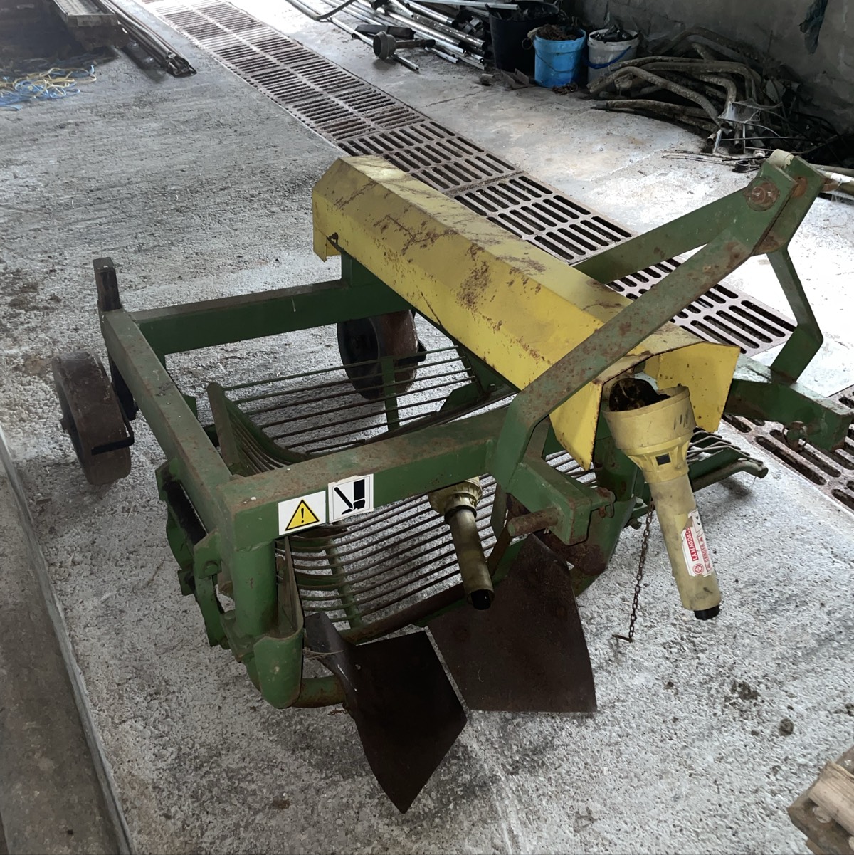 Arrancadora/ cosechdora de patatas - imagen 1