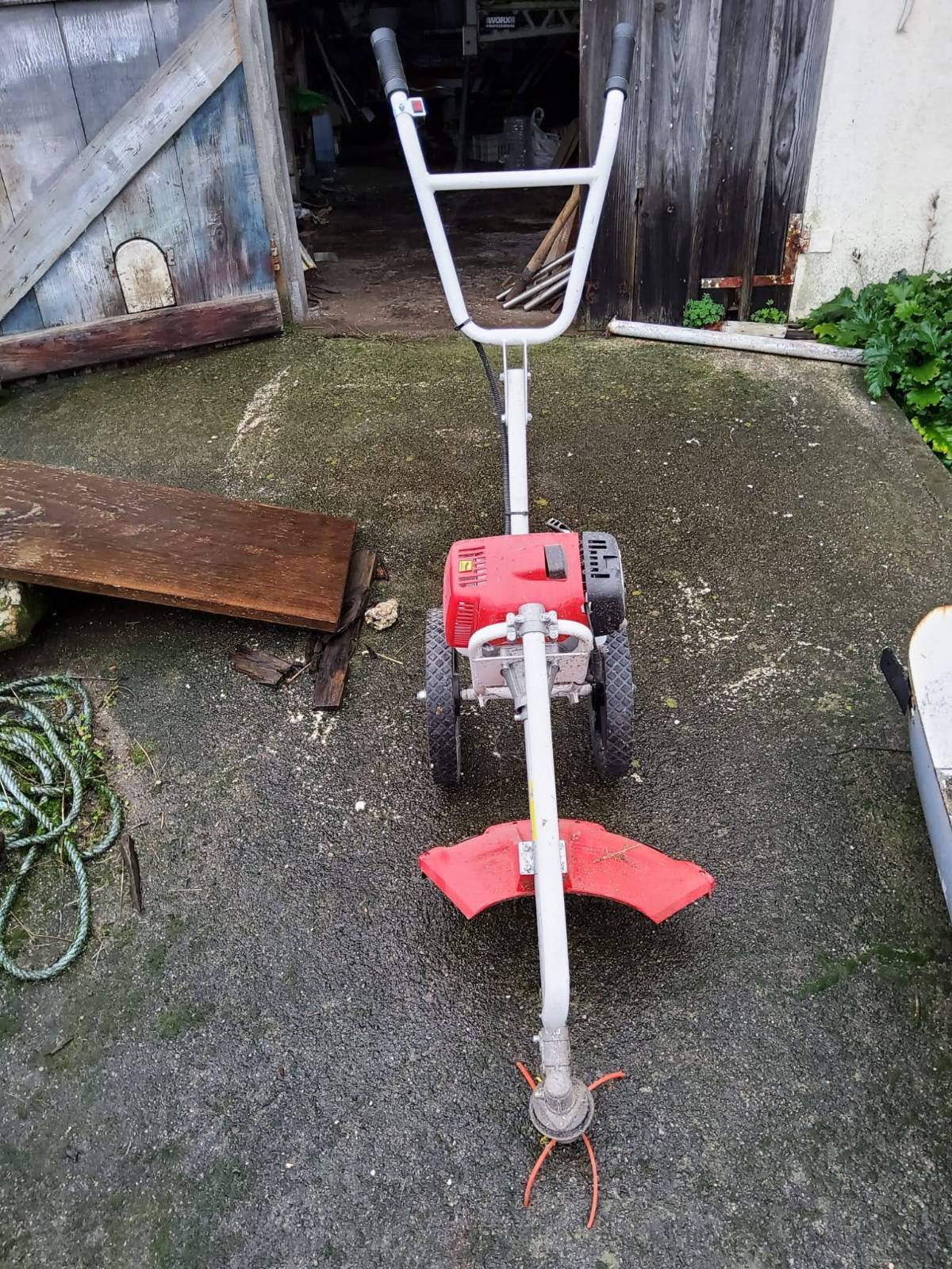 Vendo desbrozadora marca fanton de ruedas - imagen 1