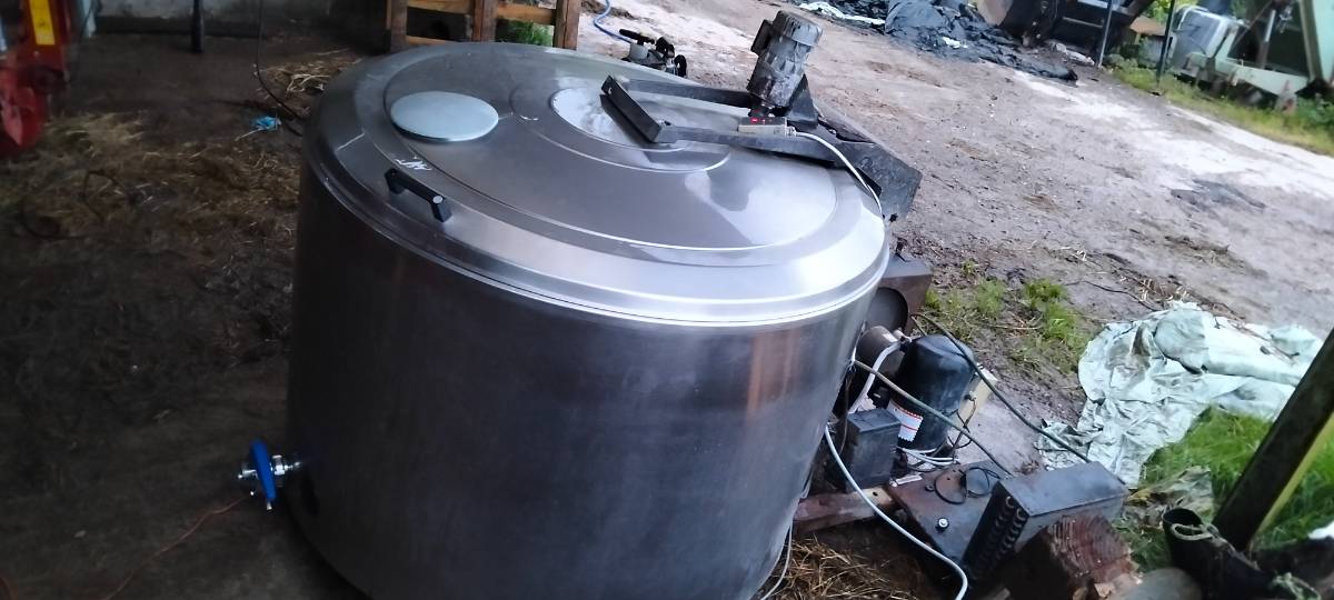 Tanque leche 1030 litros  - imagen 1